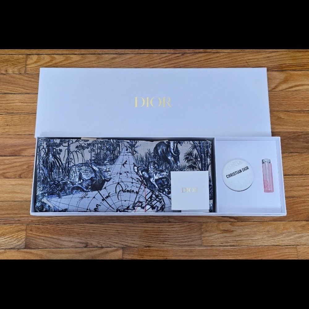 Dior Platinum VIP Gift Set - Picture 5 of 7